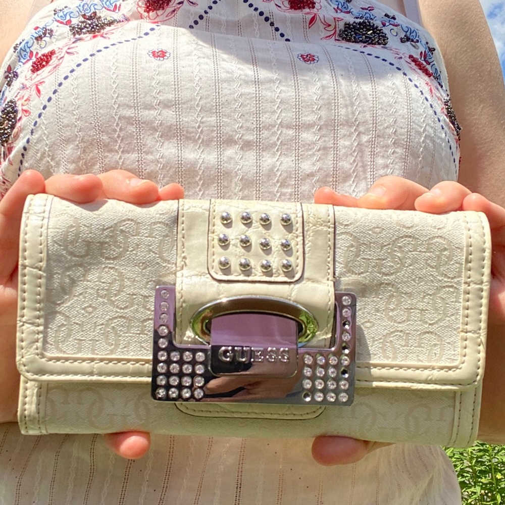✨GUESS Bag and Wallet matching set!✨
